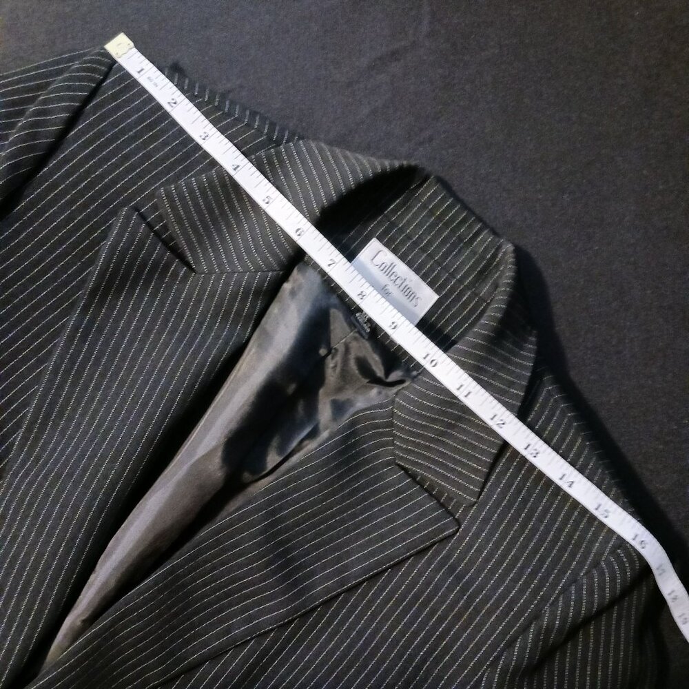 Collections for Le Suit, Black Blazer with White Pinstripes, Size 10P - Picture 11 of 12